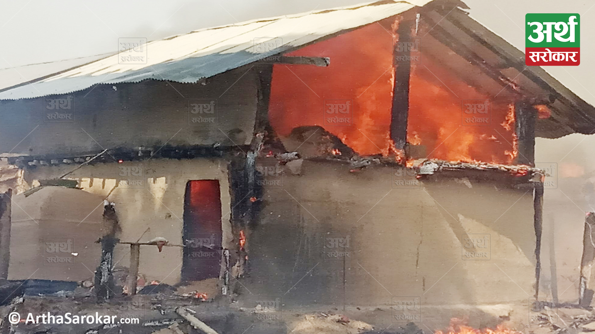 कैलालीमा भिषण आगलागी हुँदा दर्जन बढी घर जलेर नष्ट